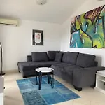 Daire Sea View Apartment, 4 Min. By Foot To Main Jadranovo