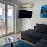 Daire Sea View Apartment, 4 Min. By Foot To Main