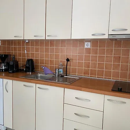 Sea View Apartment, 4 Min. By Foot To Main Apartman Jadranovo