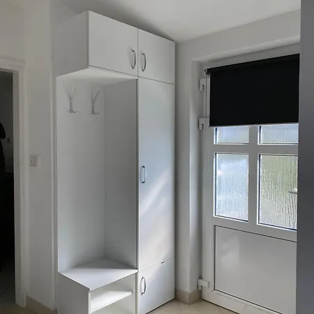 Sea View Apartment, 4 Min. By Foot To Main Daire Jadranovo