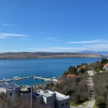 Sea View Apartment, 4 Min. By Foot To Main