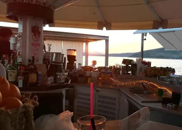 Sea View Apartment, 4 Min. By Foot To Main Apartman *