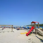 Sea View Apartment, 4 Min. By Foot To Main جادرانوفو