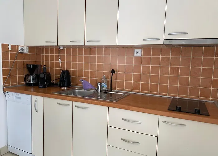 Sea View Apartment, 4 Min. By Foot To Main Apartmán Jadranovo